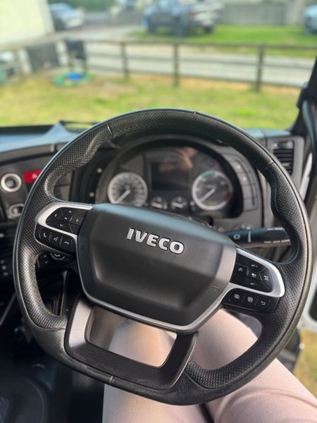 2023 Iveco S-Way 420 – High Roof – Automatic 386279416