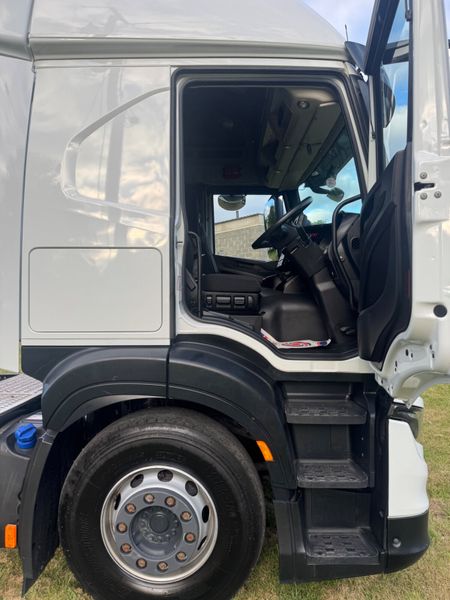 2023 Iveco S-Way 420 – High Roof – Automatic 386279422