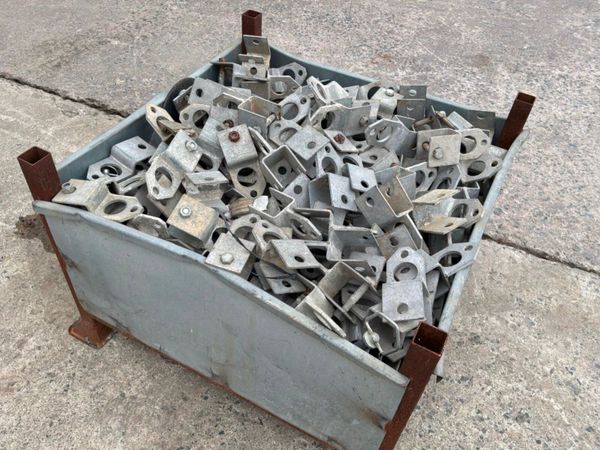 SHUTTERING / SCAFFOLDING BRACKETS..7626.. 386215440