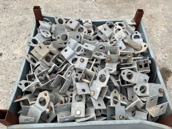 SHUTTERING / SCAFFOLDING BRACKETS..7626.. 386215450