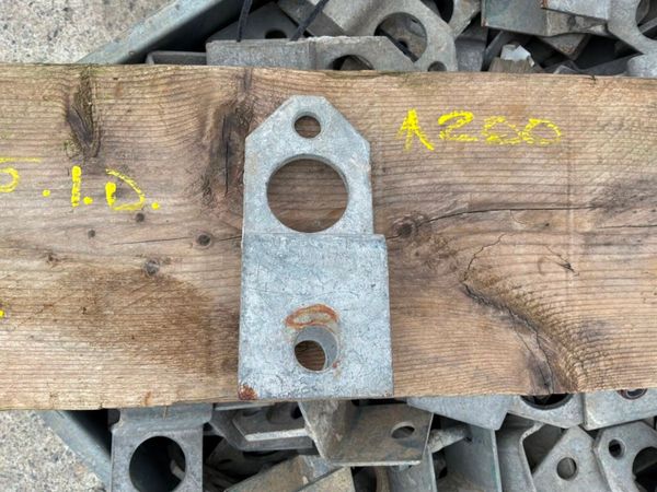 SHUTTERING / SCAFFOLDING BRACKETS..7626.. 386215470
