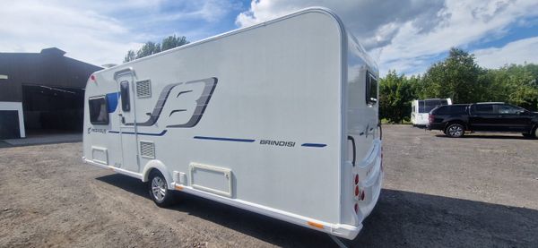 Bailey Pegasus Island Bed Caravan 386342681