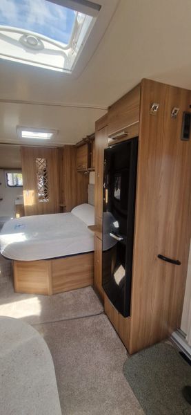 Bailey Pegasus Island Bed Caravan 386342687