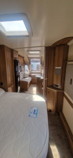 Bailey Pegasus Island Bed Caravan 386342692