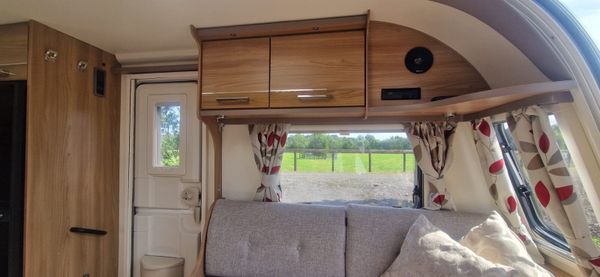 Bailey Pegasus Island Bed Caravan 386342693