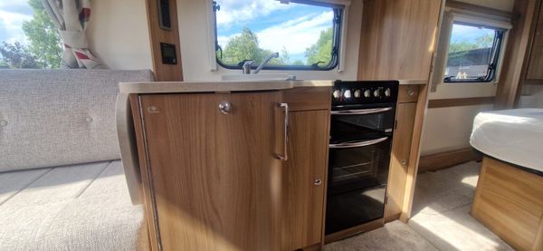 Bailey Pegasus Island Bed Caravan 386342697