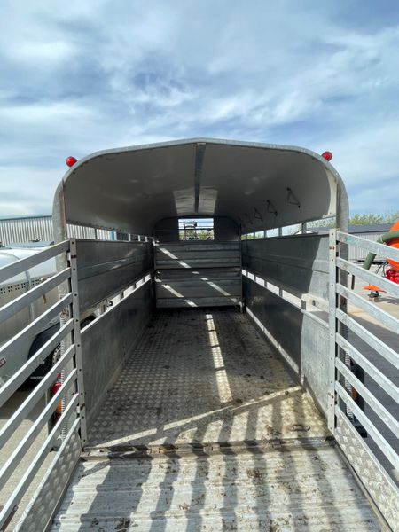 Nugent Tri Axle 12x6 LiveStock Trailer 386357070