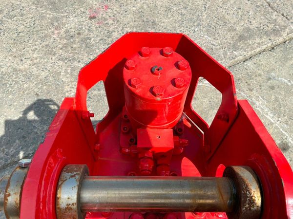 UNUSED LOG SPLITTING GRAB....45mm PINS...2134. 386371733