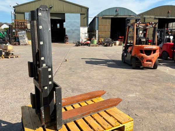 COMPACT FORKLIFT HYDRAULIC MAST..........1593d. 386389971