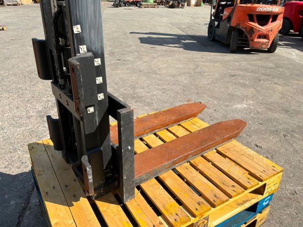 COMPACT FORKLIFT HYDRAULIC MAST..........1593d. 386390041