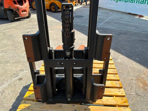 COMPACT FORKLIFT HYDRAULIC MAST..........1593d. 386390051