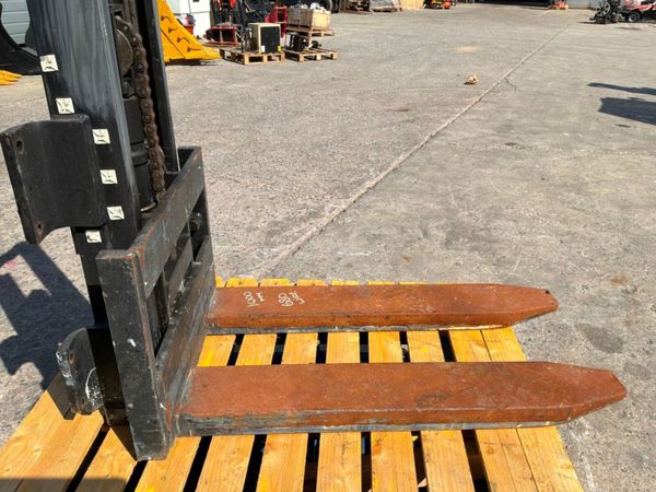 COMPACT FORKLIFT HYDRAULIC MAST..........1593d. 386390029