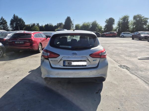 2016 Nissan Pulsar *For Parts* 386452590