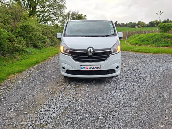 Renault Trafic 211 LWB 2.0L Excellent Condition 386551095