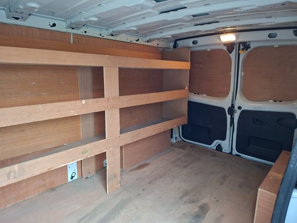 Renault Trafic 211 LWB 2.0L Excellent Condition 386551308