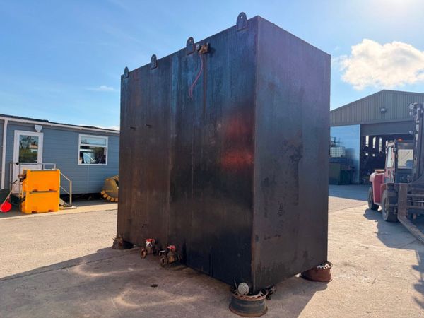 16,000 litres heavy duty steel fuel / water tank . 386841563
