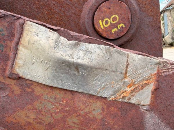 110mm / 100mm bucket to suit 50 / 60 ton machine.. 386847044
