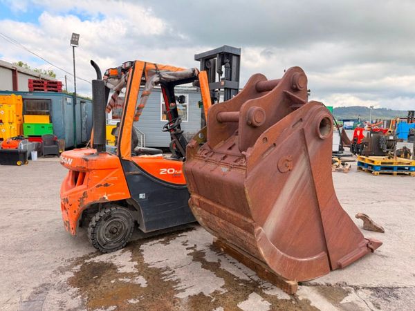 110mm / 100mm bucket to suit 50 / 60 ton machine.. 386847023