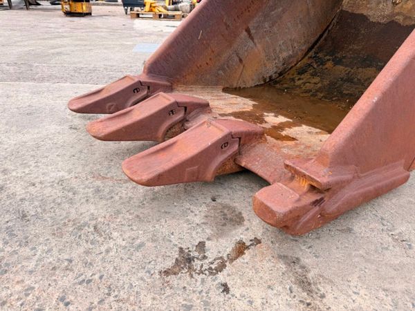 110mm / 100mm bucket to suit 50 / 60 ton machine.. 386847028