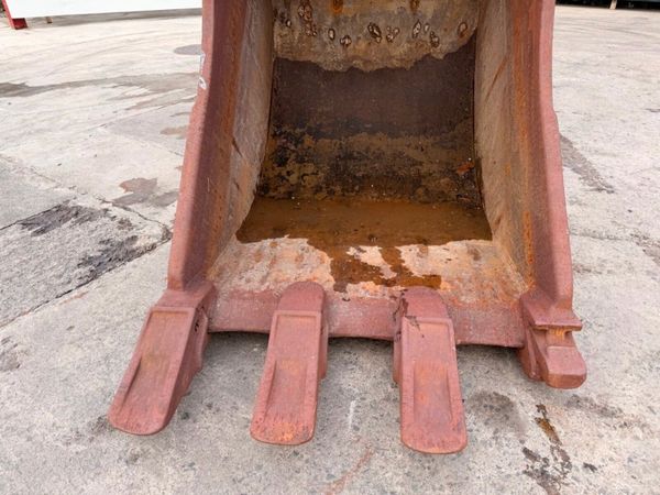 110mm / 100mm bucket to suit 50 / 60 ton machine.. 386847030