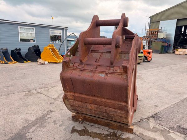 110mm / 100mm bucket to suit 50 / 60 ton machine.. 386847037