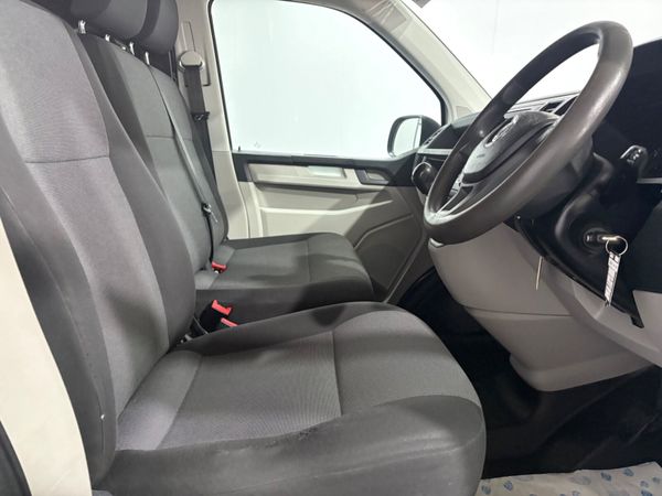 2018 Volkswagen Transporter T6 2.0 TDi 150 Bhp 386861640