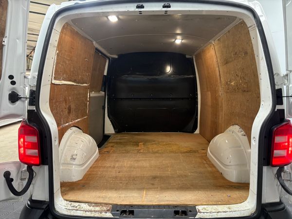 2018 Volkswagen Transporter T6 2.0 TDi 150 Bhp 386861656