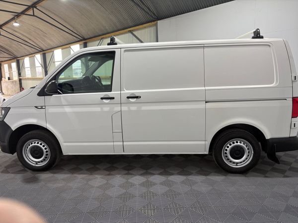 2018 Volkswagen Transporter T6 2.0 TDi 150 Bhp 386861631