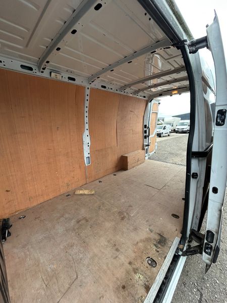2022 Renault Master ‘ Manufactures warranty 10/27 386885591