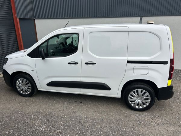 2020 Peugeot Partner Professional 386887699