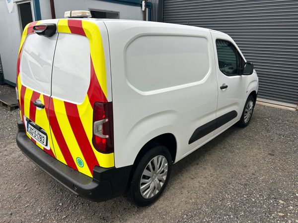 2020 Peugeot Partner Professional 386887701