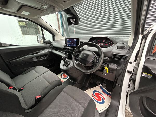 2020 Peugeot Partner Professional 386887704