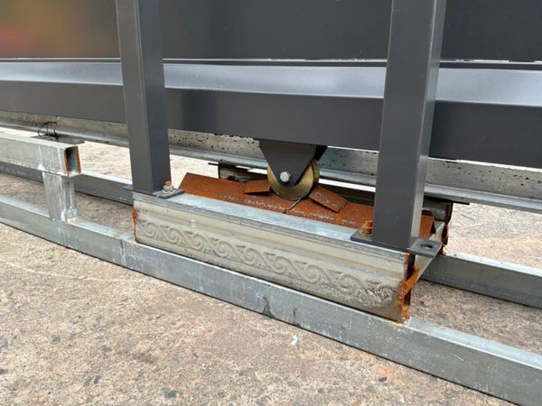16ft REMOTE CONTROL SLIDING GATE.......1977D. 386829891