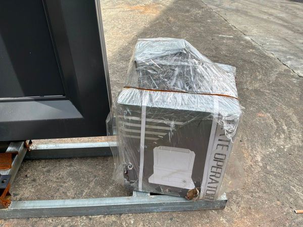 16ft REMOTE CONTROL SLIDING GATE.......1977D. 386829903