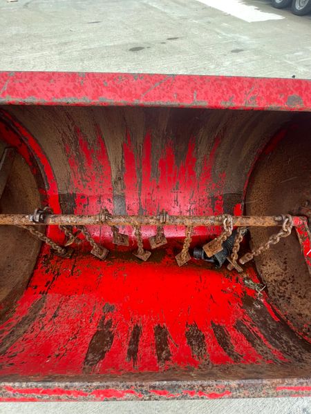 Nugent Mini Muck Spreader 386949633