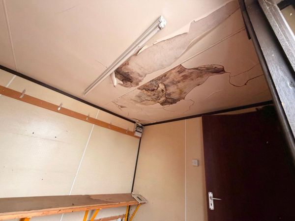 21 x 9 CHANGING / DRYING ROOM + SHOWER.1266P 386914353