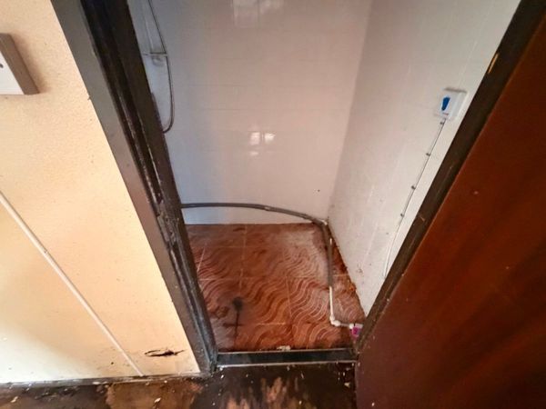 21 x 9 CHANGING / DRYING ROOM + SHOWER.1266P 386914359