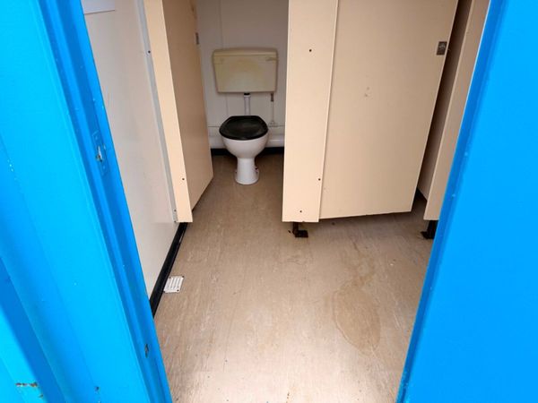 16 X 9 TOILET BLOCK UNIT ...male / female ...820p 386914376