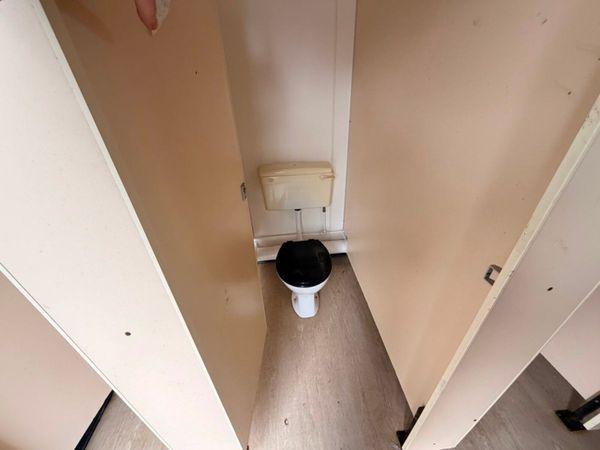 16 X 9 TOILET BLOCK UNIT ...male / female ...820p 386914378