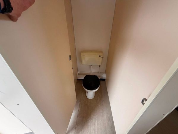 16 X 9 TOILET BLOCK UNIT ...male / female ...820p 386914379
