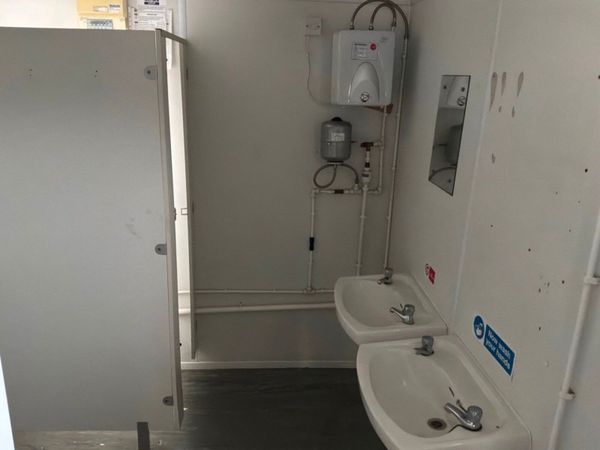 40ft x 32ft MODULAR CONTAINER /  SITE OFFICE. 386914409