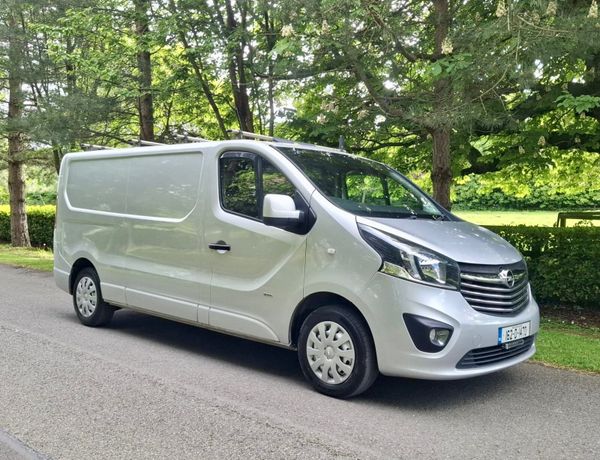 Opel Vivaro 2016 DOE 4/26 386935943