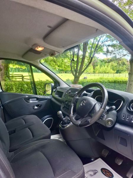 Opel Vivaro 2016 DOE 4/26 386935959