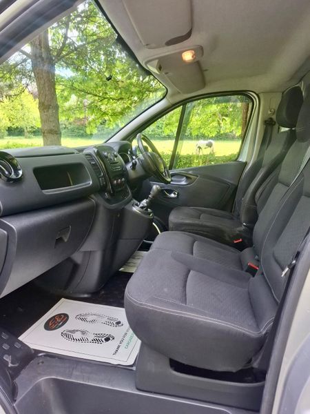 Opel Vivaro 2016 DOE 4/26 386935962