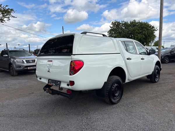 Mitsubishi L200 387044766