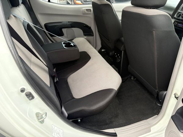 Mitsubishi L200 387044770