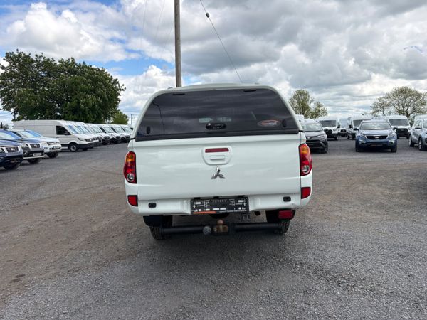 Mitsubishi L200 387044771