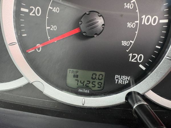 Mitsubishi L200 387044775