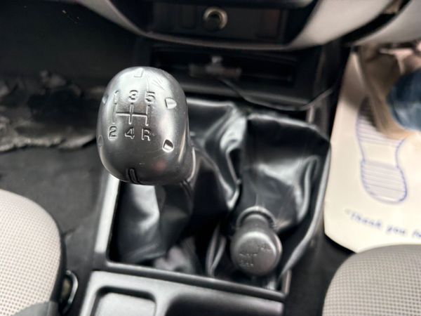 Mitsubishi L200 387044780