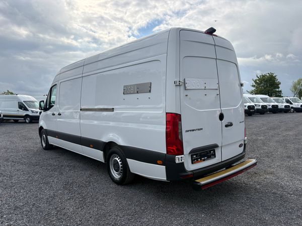 Mercedes-Benz Sprinter 387045841